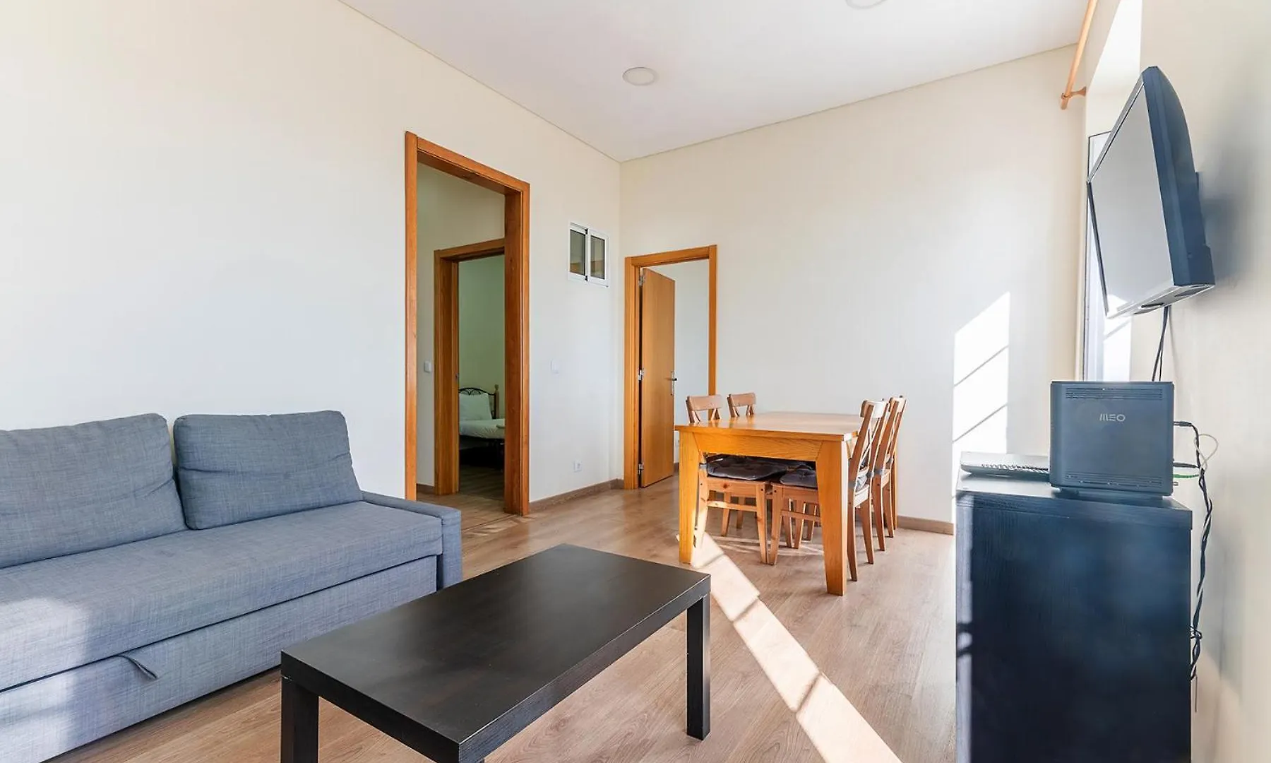 Very Sunny Apartment With Large Balcony 3Rd Floor Lisboa Portugal